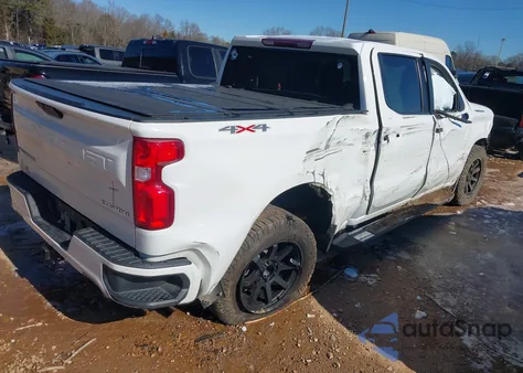 2021 Chevrolet Silverado 1500 4Wd Short Bed Custom z USA, uszkodzony, nr VIN 3GCUYBEF3MG347438